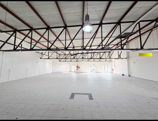360M² RETAIL TO LET IN NORTH RIDING